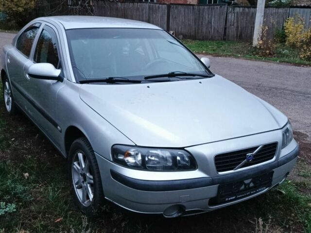 Серый Вольво С60, объемом двигателя 0 л и пробегом 246 тыс. км за 3000 $, фото 1 на Automoto.ua