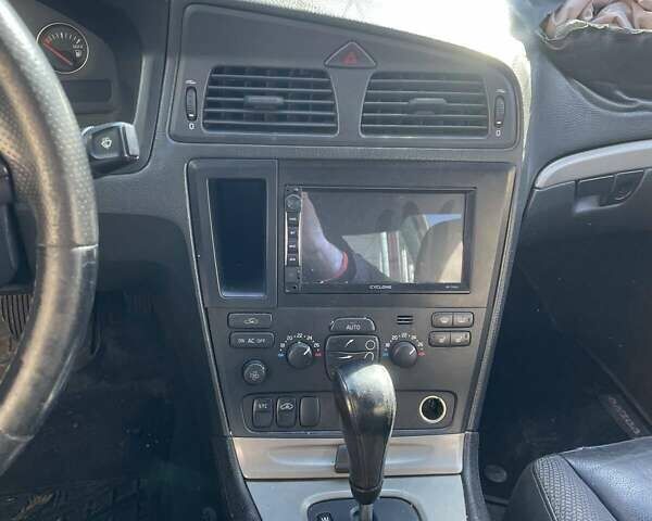 Сірий Вольво С60, об'ємом двигуна 2.44 л та пробігом 320 тис. км за 1500 $, фото 7 на Automoto.ua