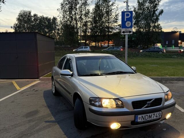 Серый Вольво С60, объемом двигателя 2.4 л и пробегом 222 тыс. км за 1751 $, фото 5 на Automoto.ua