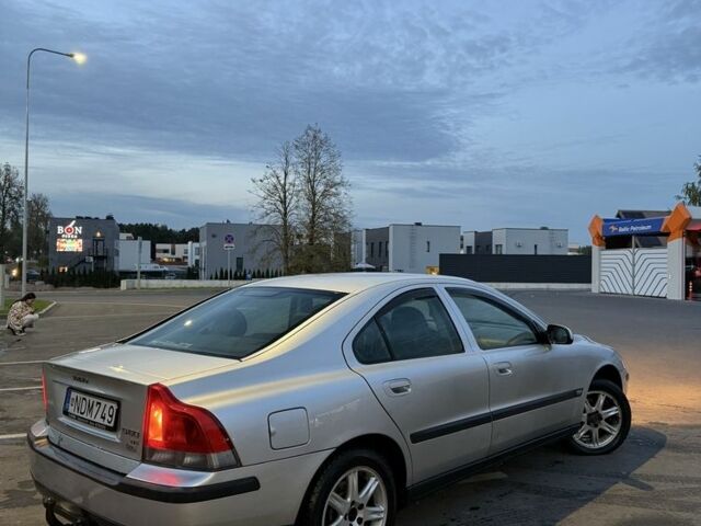 Серый Вольво С60, объемом двигателя 2.4 л и пробегом 222 тыс. км за 1751 $, фото 4 на Automoto.ua