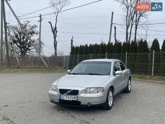 Сірий Вольво С60, об'ємом двигуна 2.44 л та пробігом 465 тис. км за 4799 $, фото 1 на Automoto.ua