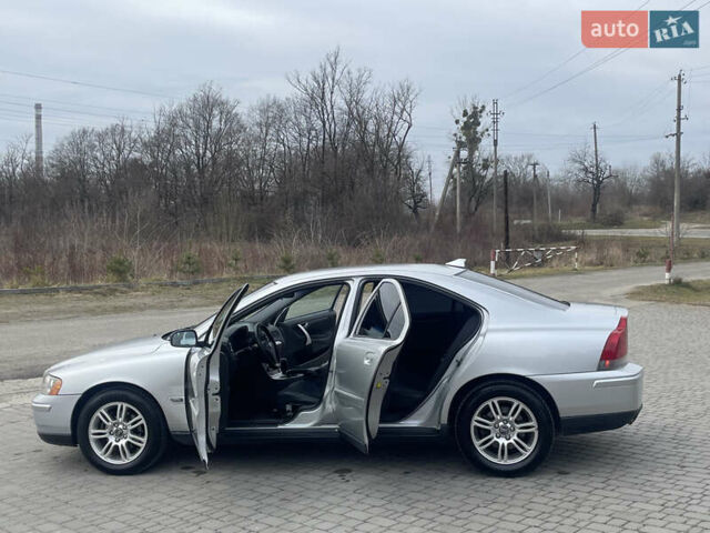 Сірий Вольво С60, об'ємом двигуна 2.44 л та пробігом 465 тис. км за 4799 $, фото 31 на Automoto.ua