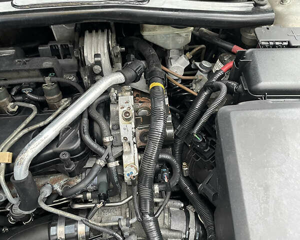 Вольво С60 2006 у Києві на Automoto.ua Сірий Вольво С60, об'ємом двигуна 2.4 л та пробігом 229 тис. км за 9800 $, фото 20 на Automoto.ua