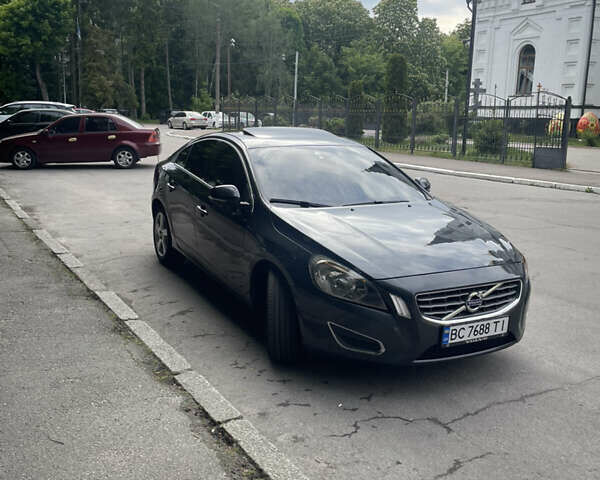 Серый Вольво С60, объемом двигателя 2.52 л и пробегом 130 тыс. км за 9500 $, фото 4 на Automoto.ua