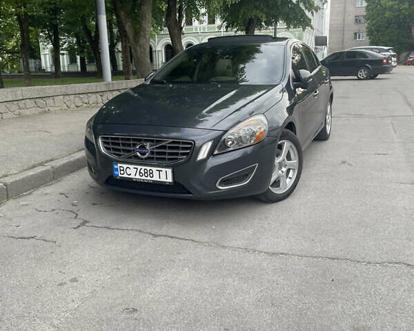 Серый Вольво С60, объемом двигателя 2.52 л и пробегом 130 тыс. км за 9500 $, фото 19 на Automoto.ua