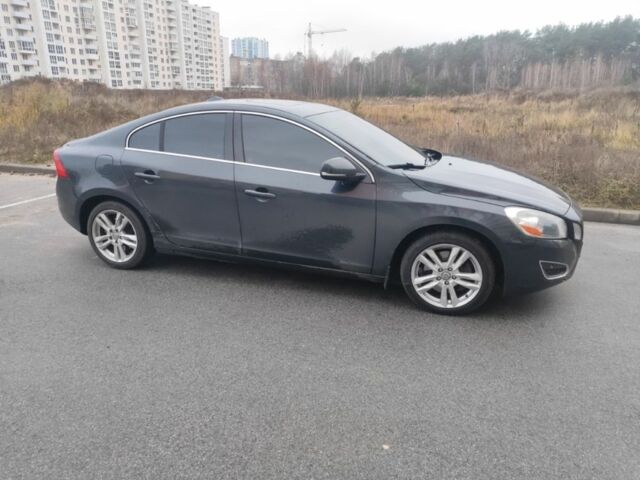 Сірий Вольво С60, об'ємом двигуна 2.5 л та пробігом 151 тис. км за 9400 $, фото 2 на Automoto.ua