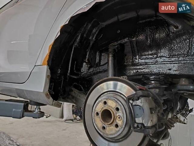 Сірий Вольво С60, об'ємом двигуна 1.6 л та пробігом 232 тис. км за 10000 $, фото 36 на Automoto.ua