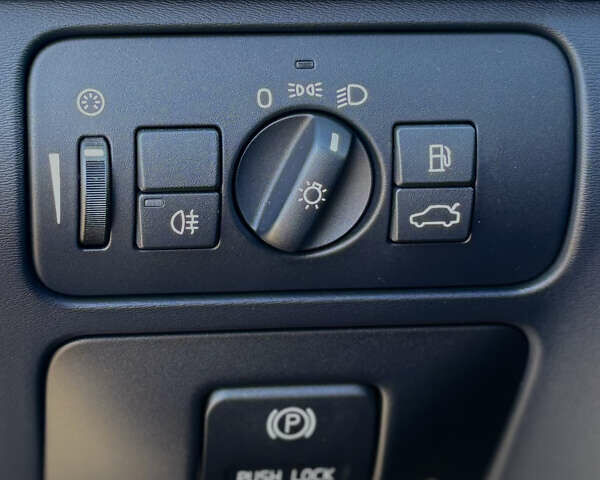 Серый Вольво С60, объемом двигателя 3 л и пробегом 140 тыс. км за 14800 $, фото 24 на Automoto.ua