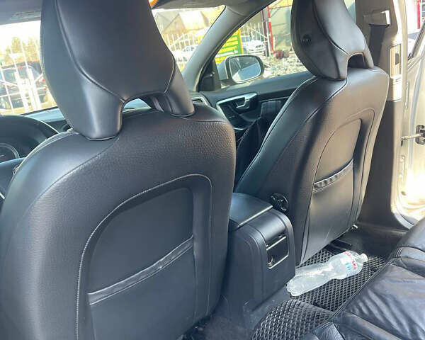 Сірий Вольво С60, об'ємом двигуна 2.52 л та пробігом 200 тис. км за 8200 $, фото 6 на Automoto.ua