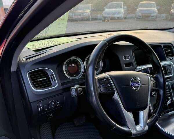 Вольво С60 2011 в Староконстантинов на Automoto.ua Серый Вольво С60, объемом двигателя 2.52 л и пробегом 250 тыс. км за 9600 $, фото 9 на Automoto.ua