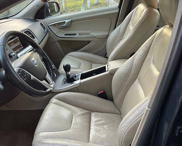 Серый Вольво С60, объемом двигателя 1.98 л и пробегом 185 тыс. км за 8500 $, фото 14 на Automoto.ua