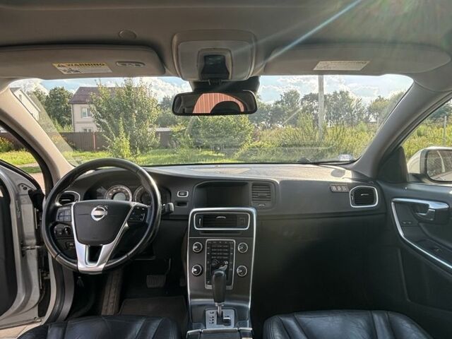 Сірий Вольво С60, об'ємом двигуна 2.5 л та пробігом 230 тис. км за 9800 $, фото 6 на Automoto.ua