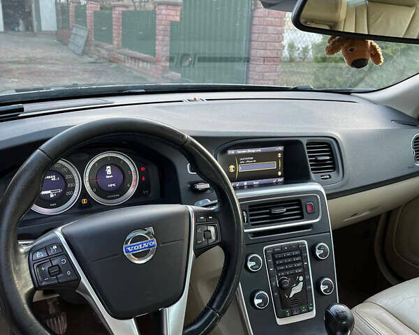 Серый Вольво С60, объемом двигателя 1.98 л и пробегом 185 тыс. км за 8500 $, фото 13 на Automoto.ua