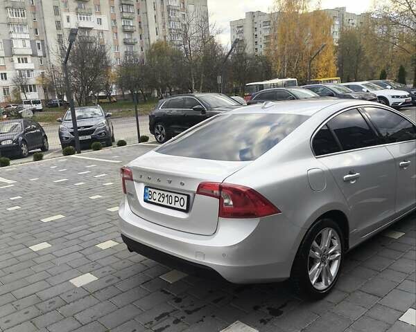 Вольво С60 2011 в Трускавце на Automoto.ua Серый Вольво С60, объемом двигателя 1.6 л и пробегом 232 тыс. км за 10000 $, фото 6 на Automoto.ua