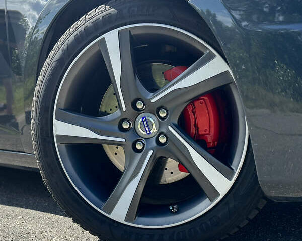 Серый Вольво С60, объемом двигателя 3 л и пробегом 140 тыс. км за 14800 $, фото 5 на Automoto.ua