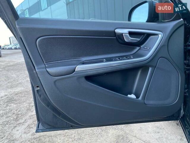 Серый Вольво С60, объемом двигателя 2.5 л и пробегом 154 тыс. км за 7000 $, фото 7 на Automoto.ua