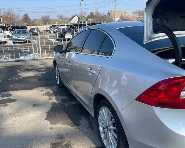 Сірий Вольво С60, об'ємом двигуна 2.52 л та пробігом 200 тис. км за 8200 $, фото 5 на Automoto.ua