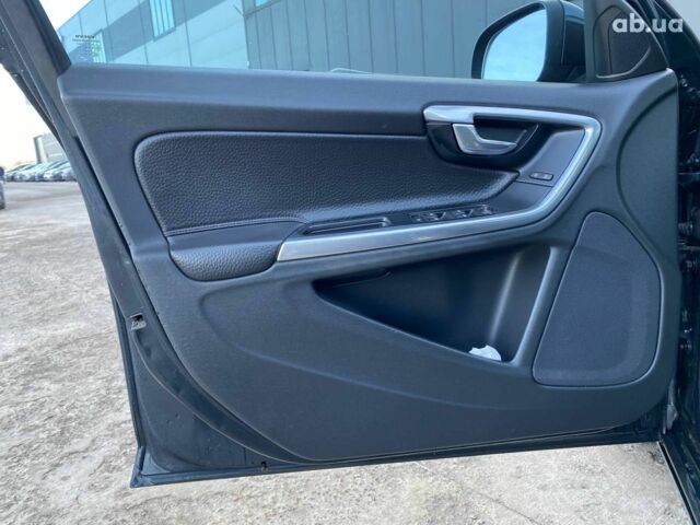 Серый Вольво С60, объемом двигателя 2.5 л и пробегом 154 тыс. км за 7000 $, фото 7 на Automoto.ua