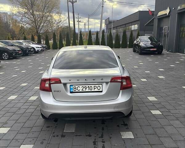 Вольво С60 2011 в Трускавце на Automoto.ua Серый Вольво С60, объемом двигателя 1.6 л и пробегом 232 тыс. км за 10000 $, фото 1 на Automoto.ua