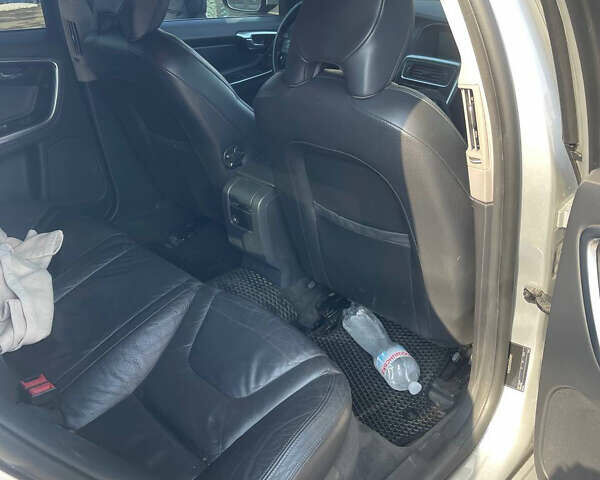 Сірий Вольво С60, об'ємом двигуна 2.52 л та пробігом 200 тис. км за 8200 $, фото 10 на Automoto.ua