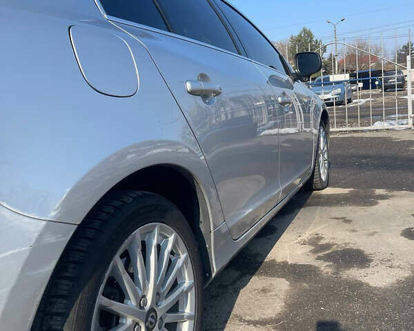 Сірий Вольво С60, об'ємом двигуна 2.52 л та пробігом 200 тис. км за 8200 $, фото 17 на Automoto.ua