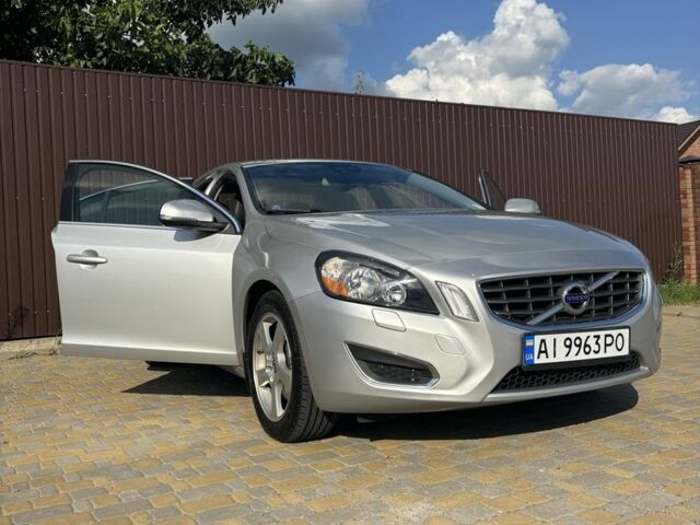 Сірий Вольво С60, об'ємом двигуна 2.5 л та пробігом 230 тис. км за 9800 $, фото 5 на Automoto.ua