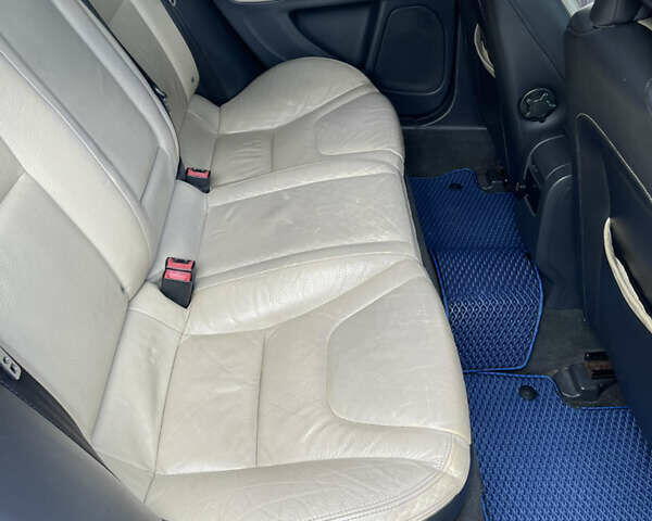 Серый Вольво С60, объемом двигателя 2.52 л и пробегом 250 тыс. км за 9250 $, фото 11 на Automoto.ua