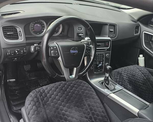 Вольво С60 2011 в Трускавце на Automoto.ua Серый Вольво С60, объемом двигателя 1.6 л и пробегом 232 тыс. км за 10000 $, фото 12 на Automoto.ua