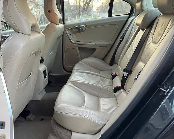 Серый Вольво С60, объемом двигателя 1.98 л и пробегом 185 тыс. км за 8500 $, фото 15 на Automoto.ua