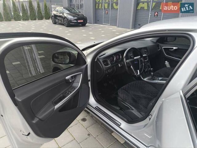 Вольво С60 2011 в Трускавце на Automoto.ua Серый Вольво С60, объемом двигателя 1.6 л и пробегом 232 тыс. км за 10000 $, фото 11 на Automoto.ua