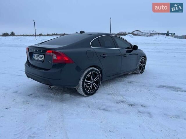 Серый Вольво С60, объемом двигателя 2.4 л и пробегом 268 тыс. км за 8300 $, фото 6 на Automoto.ua