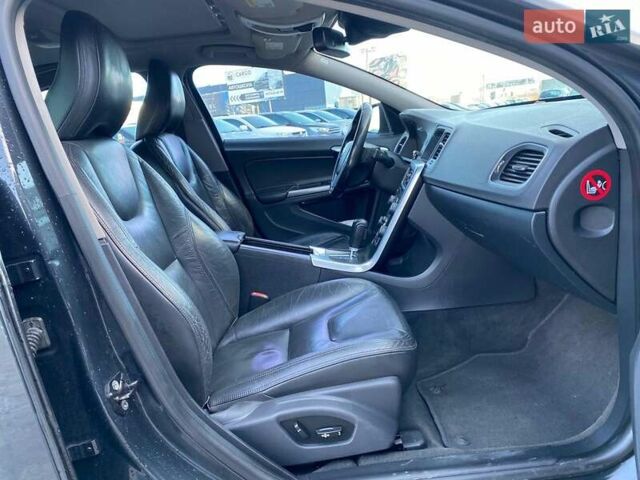 Серый Вольво С60, объемом двигателя 2.5 л и пробегом 154 тыс. км за 7000 $, фото 21 на Automoto.ua