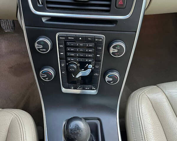 Серый Вольво С60, объемом двигателя 1.98 л и пробегом 185 тыс. км за 8500 $, фото 19 на Automoto.ua