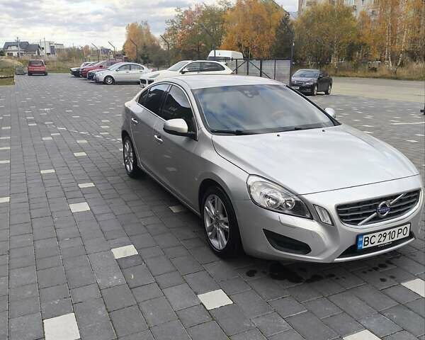 Вольво С60 2011 в Трускавце на Automoto.ua Серый Вольво С60, объемом двигателя 1.6 л и пробегом 232 тыс. км за 10000 $, фото 3 на Automoto.ua