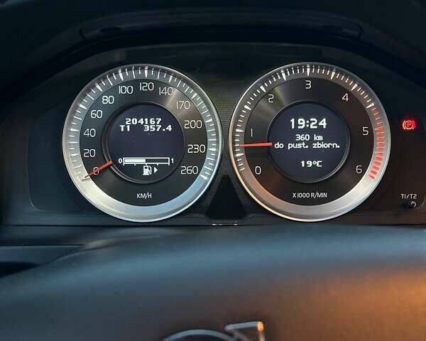 Серый Вольво С60, объемом двигателя 1.98 л и пробегом 204 тыс. км за 10300 $, фото 17 на Automoto.ua