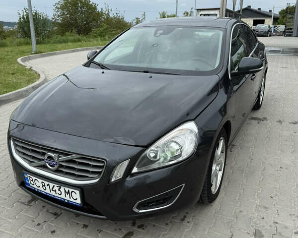 Серый Вольво С60, объемом двигателя 2.52 л и пробегом 238 тыс. км за 6500 $, фото 1 на Automoto.ua