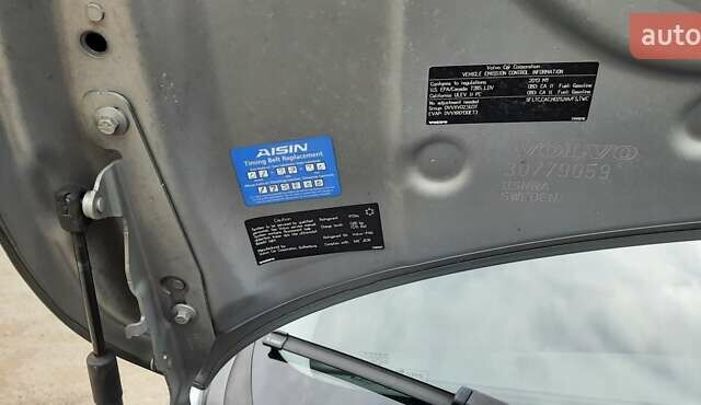 Серый Вольво С60, объемом двигателя 2.5 л и пробегом 325 тыс. км за 10750 $, фото 21 на Automoto.ua