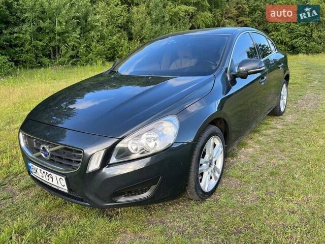 Серый Вольво С60, объемом двигателя 1.6 л и пробегом 176 тыс. км за 12700 $, фото 10 на Automoto.ua