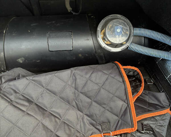 Серый Вольво С60, объемом двигателя 2.95 л и пробегом 223 тыс. км за 10800 $, фото 12 на Automoto.ua