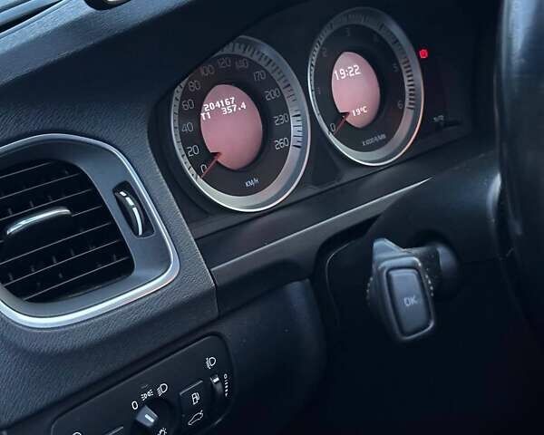 Серый Вольво С60, объемом двигателя 1.98 л и пробегом 204 тыс. км за 10300 $, фото 16 на Automoto.ua