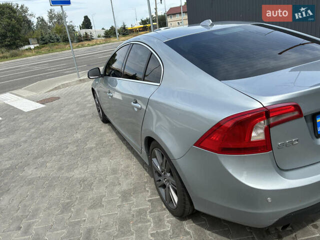 Серый Вольво С60, объемом двигателя 2.95 л и пробегом 223 тыс. км за 10800 $, фото 3 на Automoto.ua