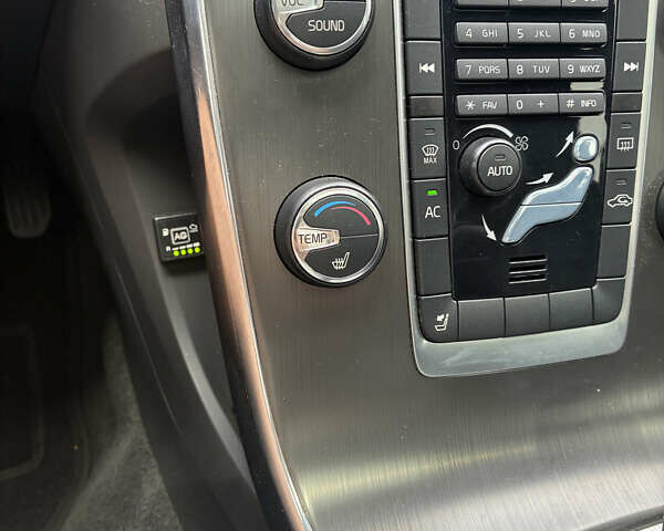 Серый Вольво С60, объемом двигателя 2.95 л и пробегом 223 тыс. км за 10800 $, фото 30 на Automoto.ua