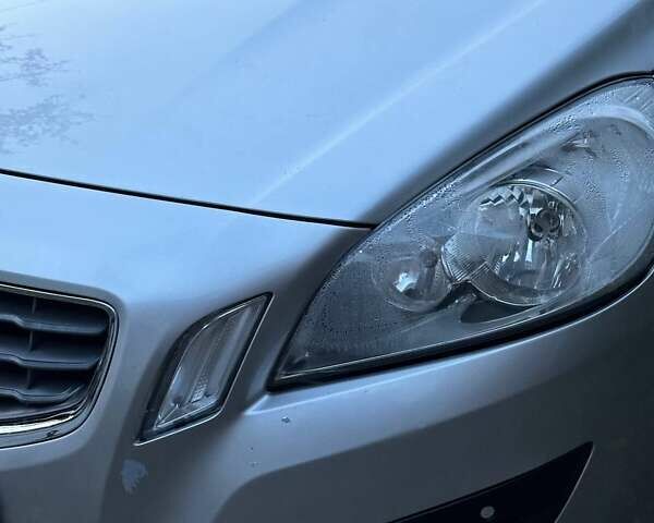 Серый Вольво С60, объемом двигателя 1.98 л и пробегом 204 тыс. км за 10300 $, фото 20 на Automoto.ua