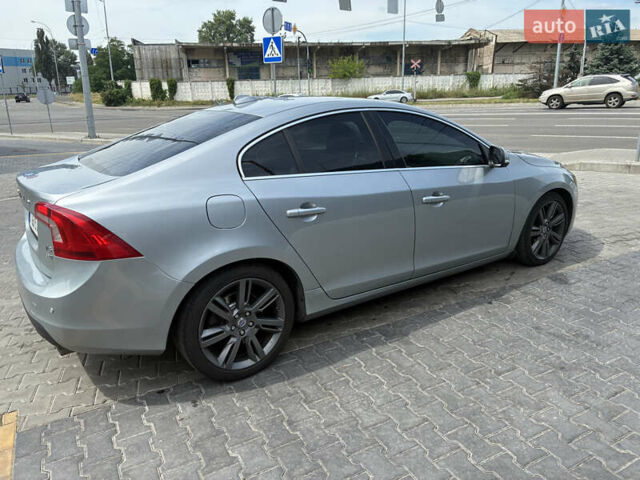 Серый Вольво С60, объемом двигателя 2.95 л и пробегом 223 тыс. км за 10800 $, фото 1 на Automoto.ua