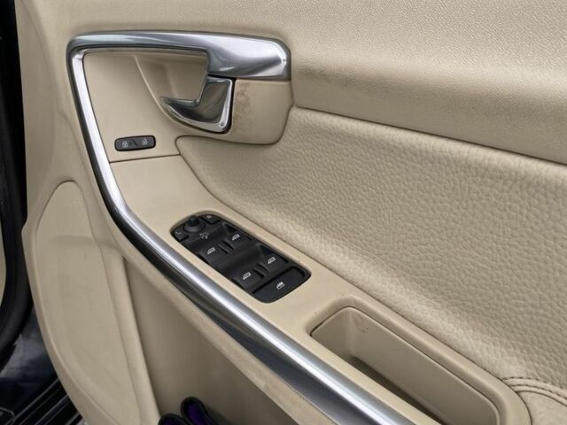 Сірий Вольво С60, об'ємом двигуна 1.6 л та пробігом 300 тис. км за 2500 $, фото 5 на Automoto.ua