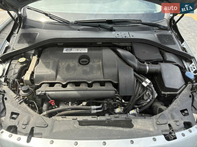 Серый Вольво С60, объемом двигателя 2.95 л и пробегом 223 тыс. км за 10800 $, фото 24 на Automoto.ua