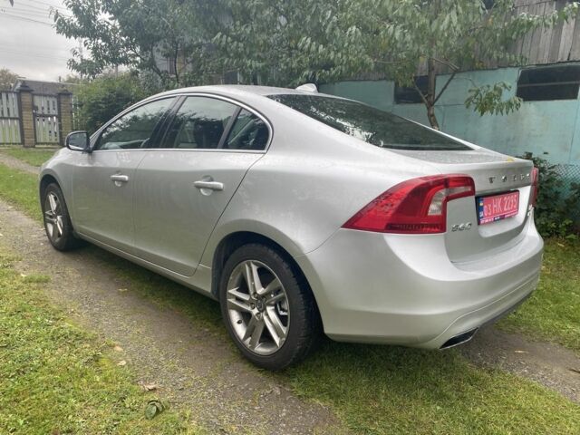 Серый Вольво С60, объемом двигателя 2.5 л и пробегом 285 тыс. км за 8950 $, фото 3 на Automoto.ua