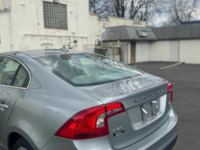 Сірий Вольво С60, об'ємом двигуна 2.5 л та пробігом 148 тис. км за 1500 $, фото 5 на Automoto.ua