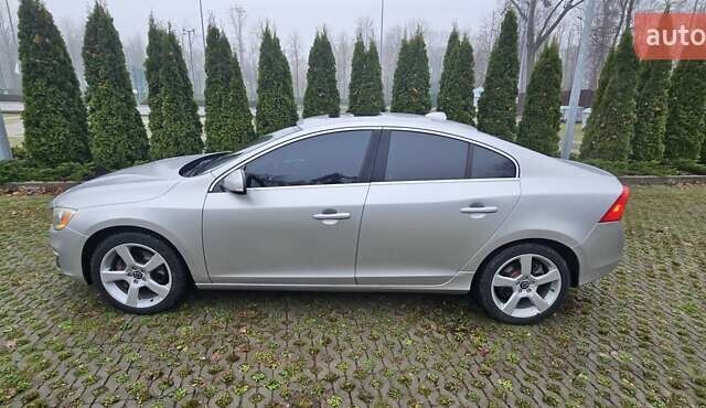 Серый Вольво С60, объемом двигателя 2.5 л и пробегом 139 тыс. км за 10400 $, фото 10 на Automoto.ua