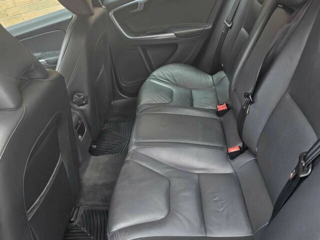 Сірий Вольво С60, об'ємом двигуна 2.5 л та пробігом 85 тис. км за 1300 $, фото 12 на Automoto.ua